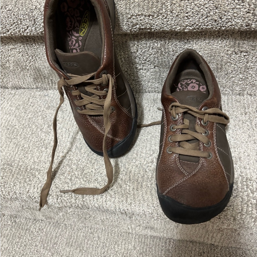 Keen Brown and Black Sneakers Distressed Leather Comfort